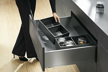 Legrabox-set-met-TIP-ON-en-Blumotion