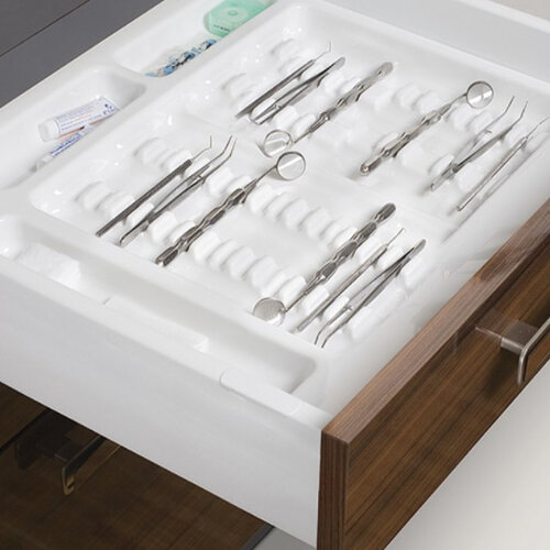 Clinic indeling 28 mm hoog, wit, 380 - 490 mm diep, 500 - 540 mm breed